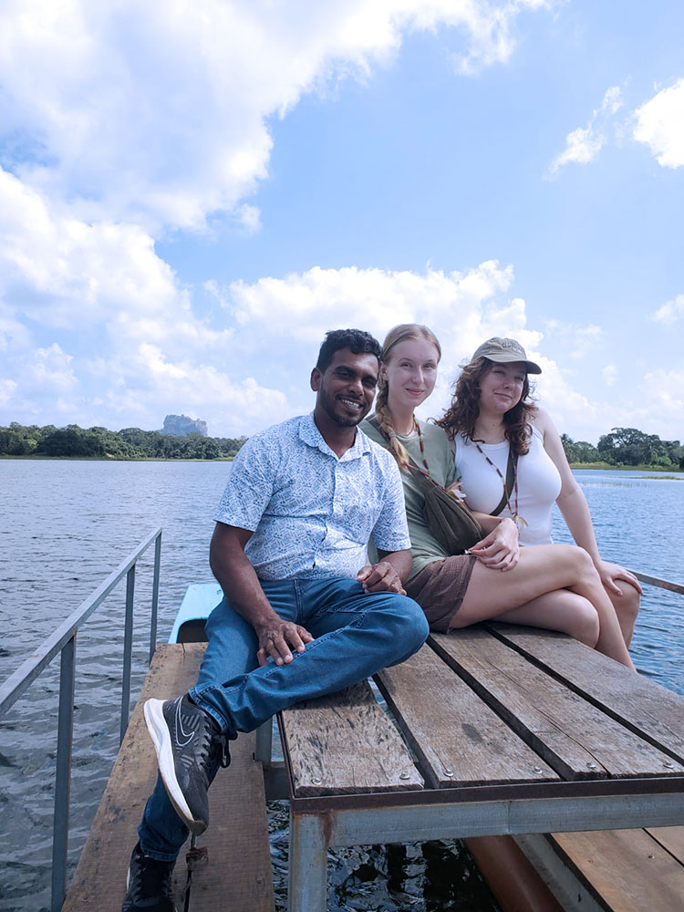 Tourist in Sri Lanka, Sri Lanka Harrry Tours, Personal Tour Guide in Sri Lanka, Holidays in Sri Lanka