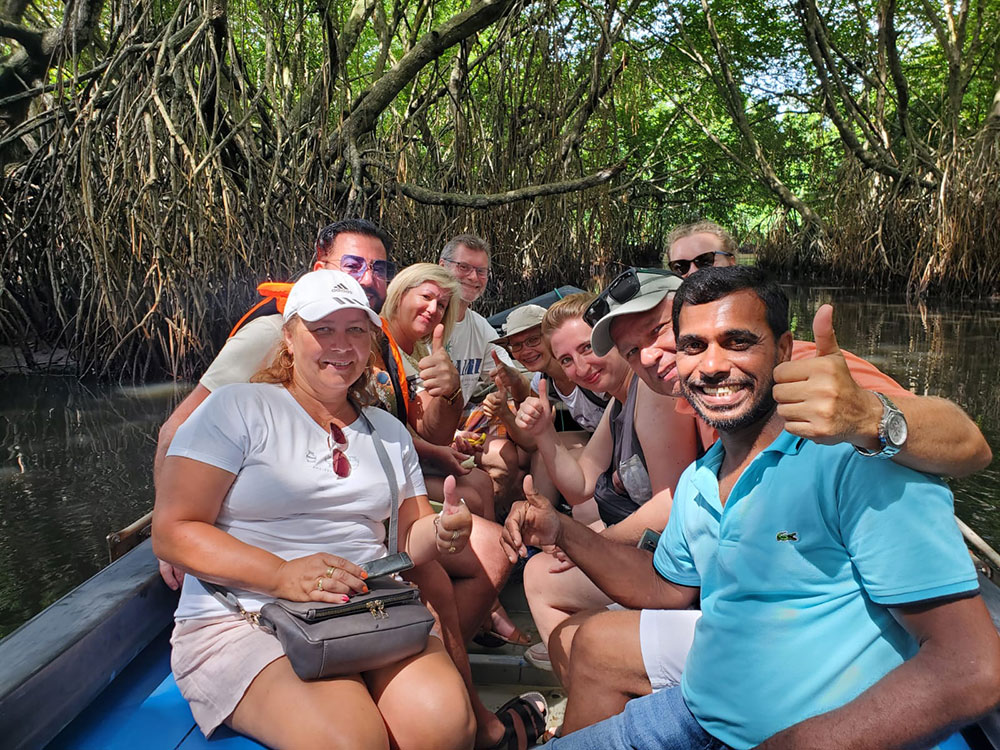 Tourist in Sri Lanka, Sri Lanka Harrry Tours, Personal Tour Guide in Sri Lanka, Holidays in Sri Lanka