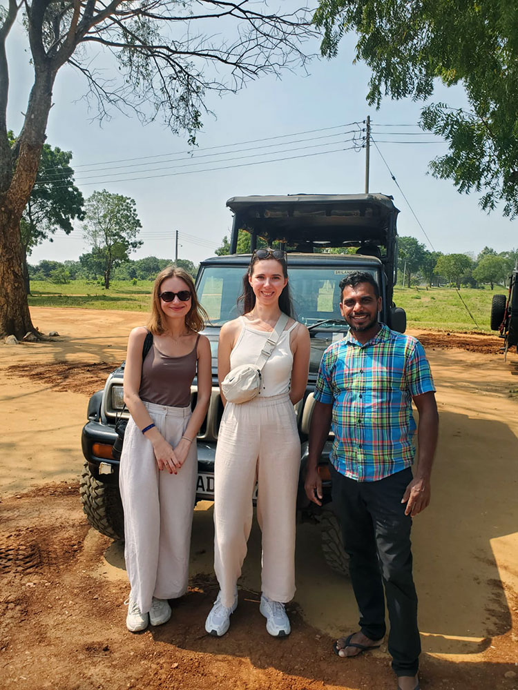 Tourist in Sri Lanka, Sri Lanka Harrry Tours, Personal Tour Guide in Sri Lanka, Holidays in Sri Lanka