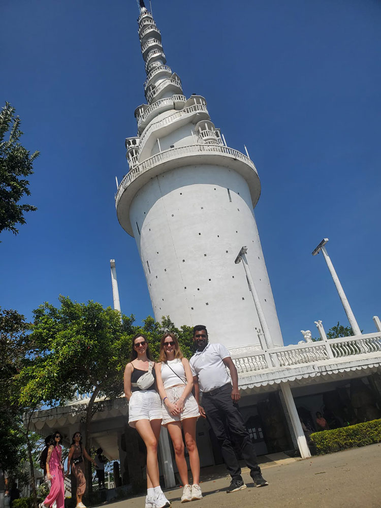 Tourist in Sri Lanka, Sri Lanka Harrry Tours, Personal Tour Guide in Sri Lanka, Holidays in Sri Lanka