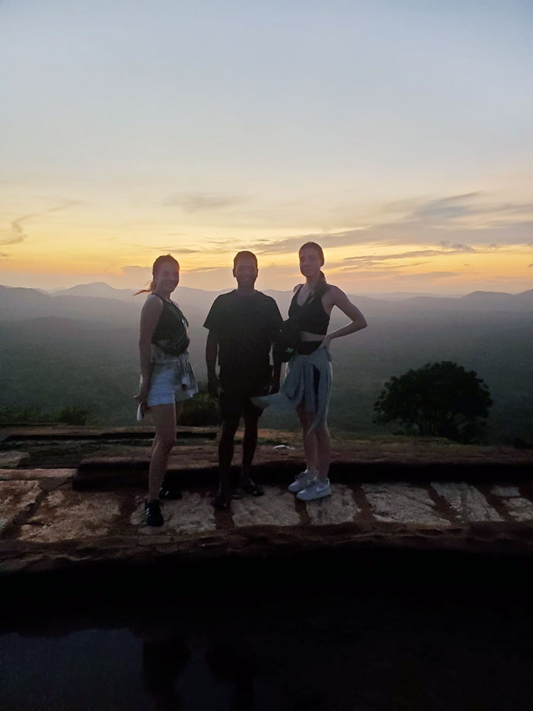 Tourist in Sri Lanka, Sri Lanka Harrry Tours, Personal Tour Guide in Sri Lanka, Holidays in Sri Lanka