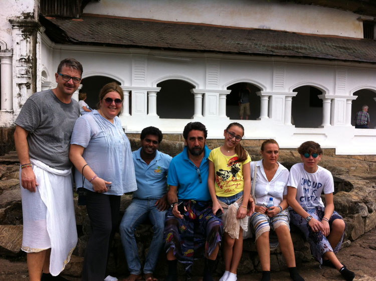 Tourist in Sri Lanka, Sri Lanka Harrry Tours, Personal Tour Guide in Sri Lanka, Holidays in Sri Lanka