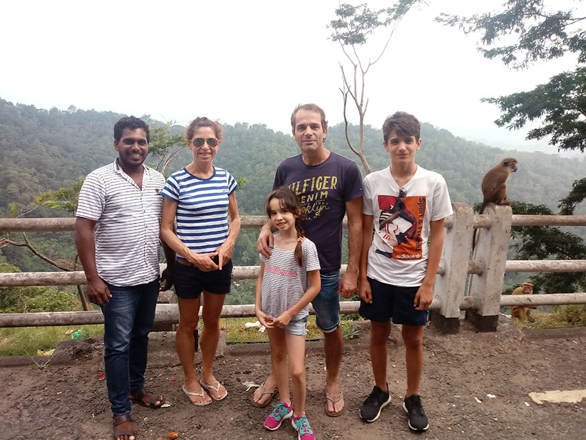 Tourist in Sri Lanka, Sri Lanka Harrry Tours, Personal Tour Guide in Sri Lanka, Holidays in Sri Lanka